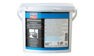 Biela pasta na montáž pneumatík